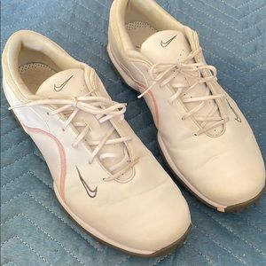 Nike women’s golf shoes